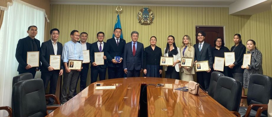 Deputy Chairman of the FPRI Board Amangeldy Tazhenov and Head of the Analysis and Forecasting Group Amir Bashbayev were rewarded letters of gratitude